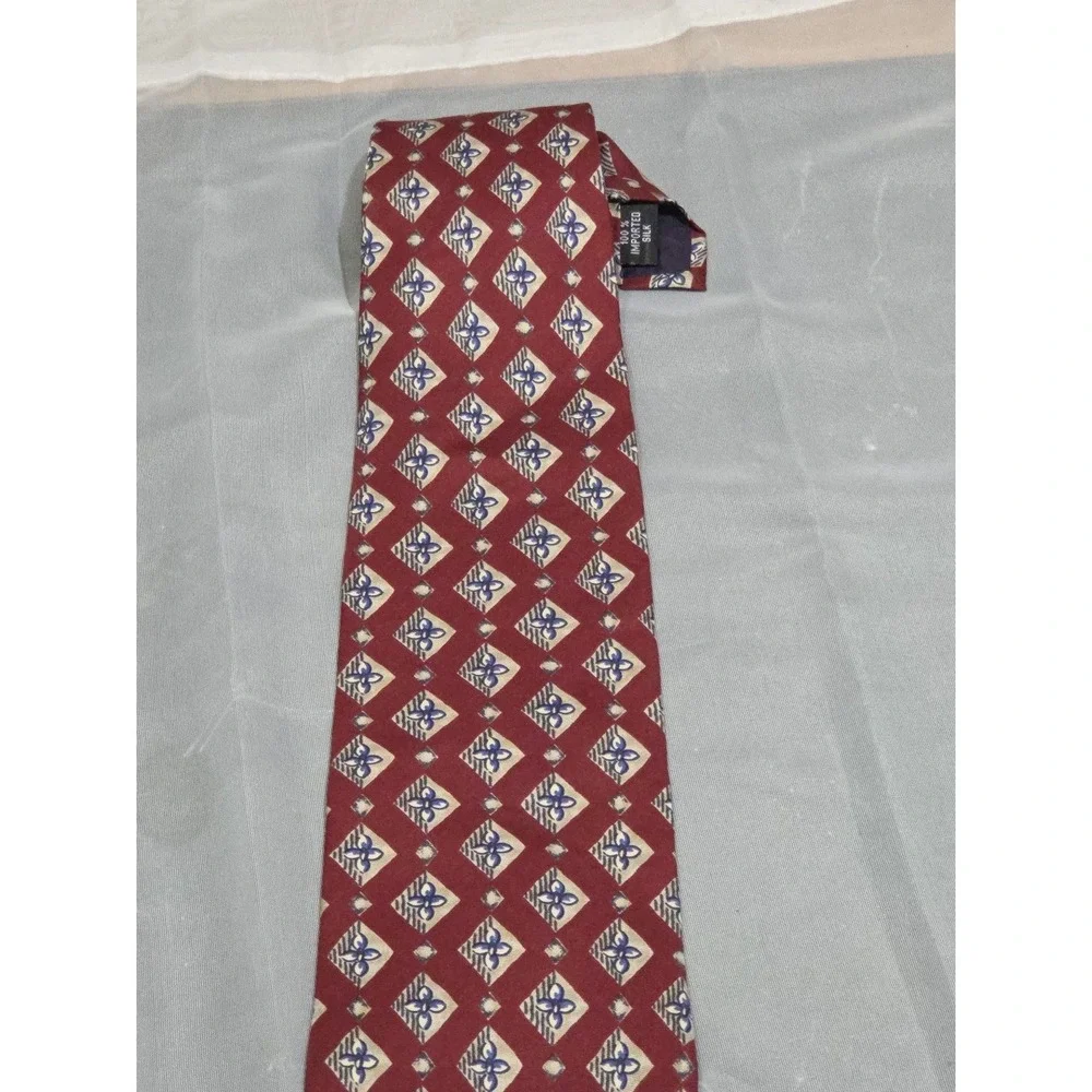 Kenneth Cole NY 100% Imported Silk Tie, Red w/ Blue & White Floral Geo, USA, 57